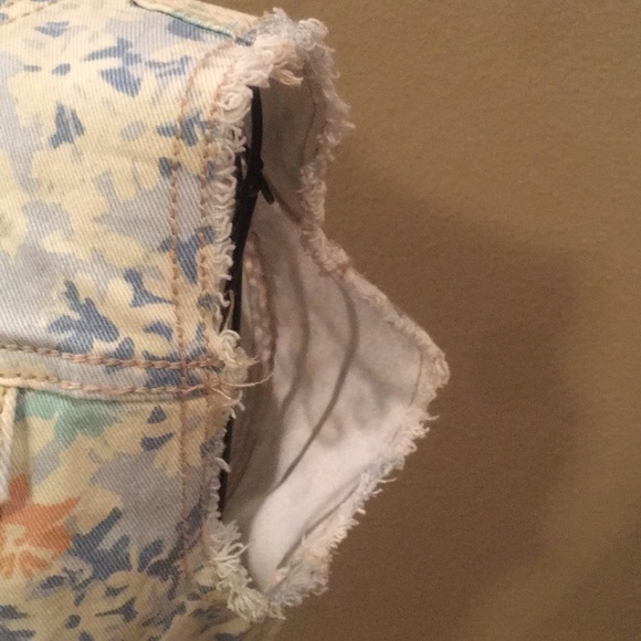 🛍🌸Hot Kiss Floral Vest - Picture 3 of 3